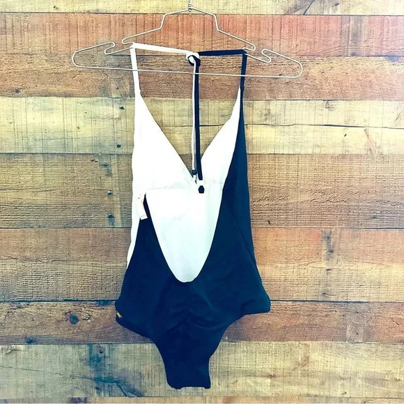 NWT Victoria’s Secret The Plunge Color Block One Piece Polyester Bathing Suit - Picture 4 of 9